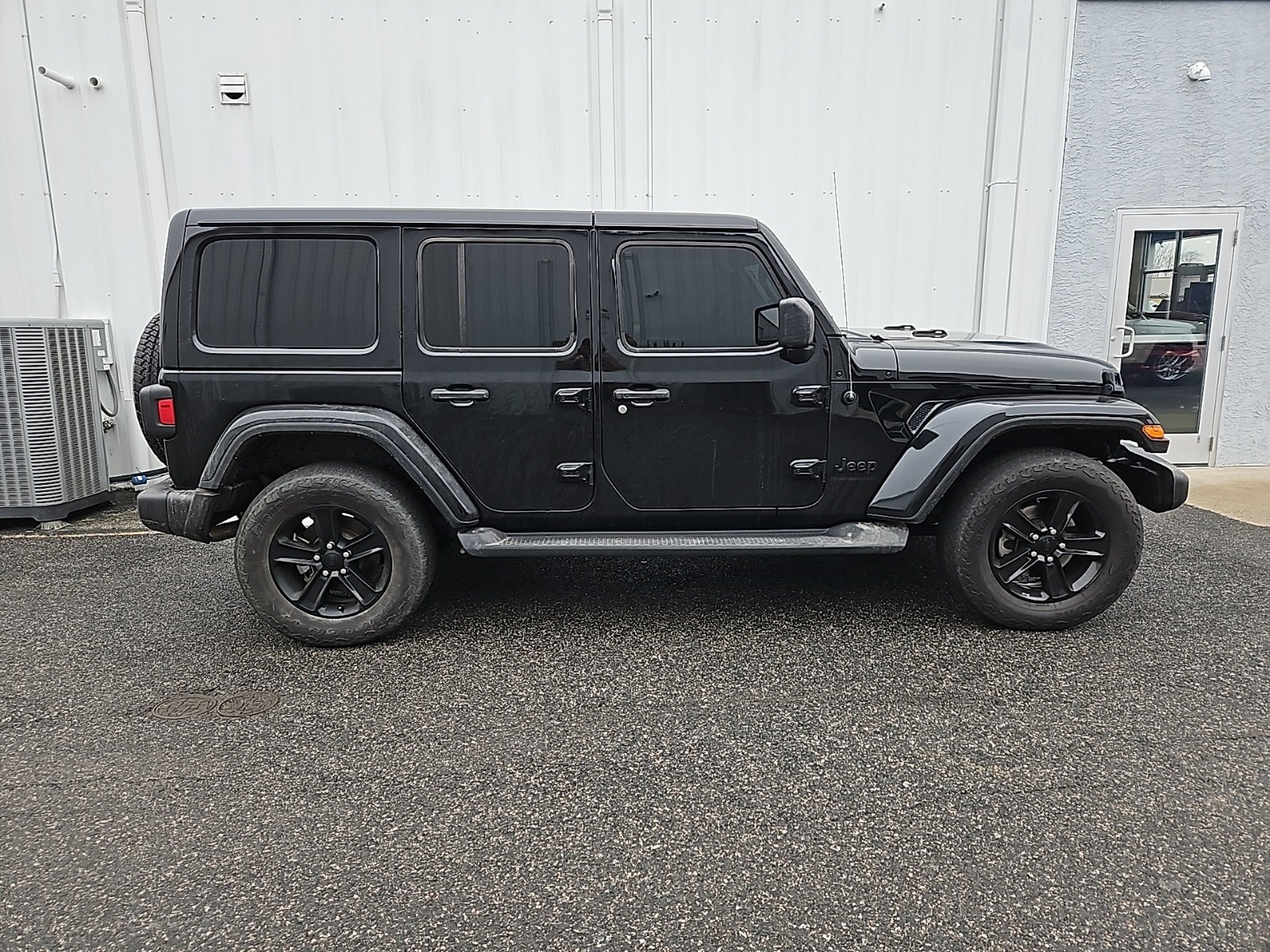 2023 Jeep Wrangler 4-Door Sahara Altitude 4x4