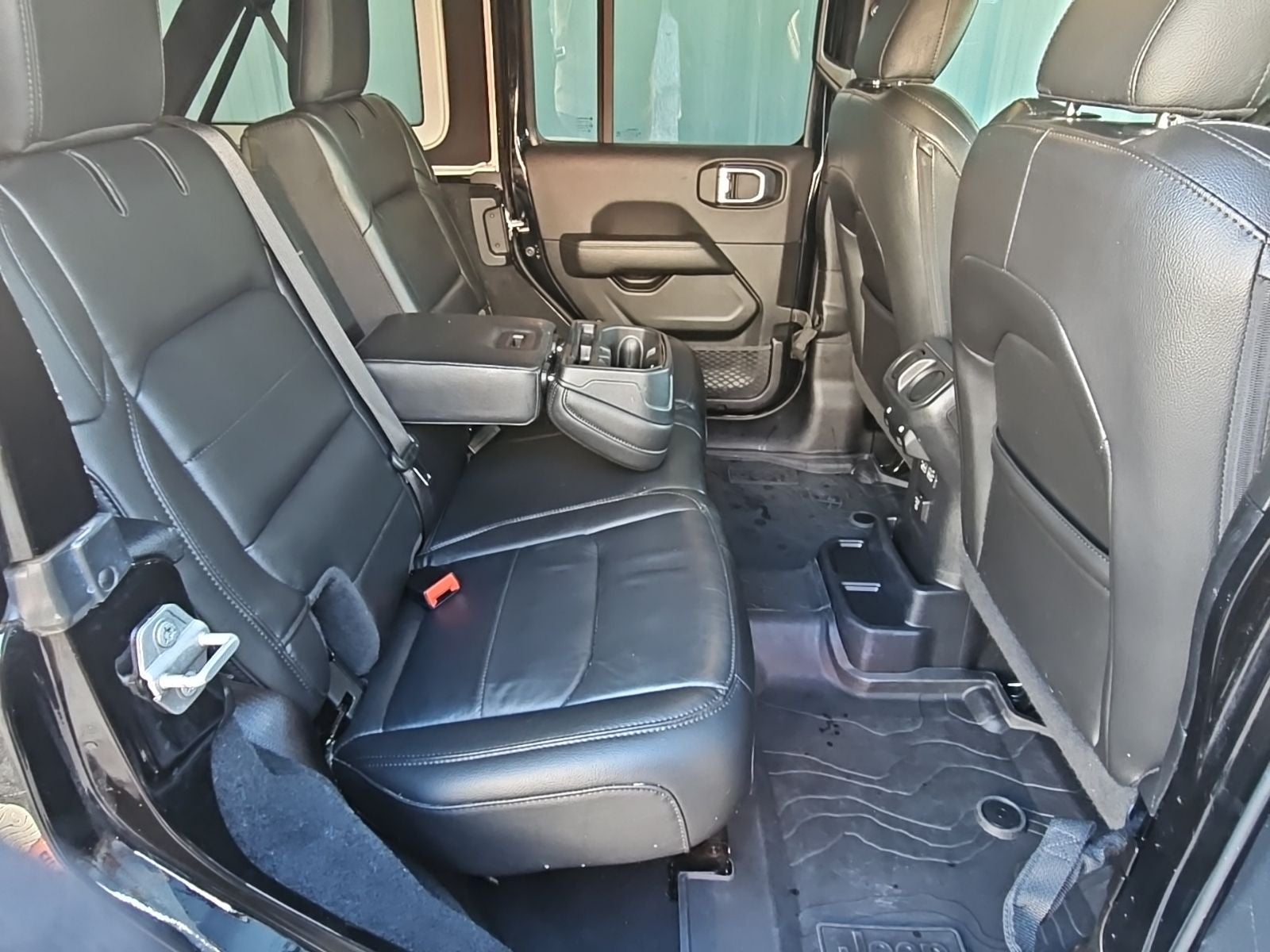 2023 Jeep Wrangler 4-Door Sahara Altitude 4x4