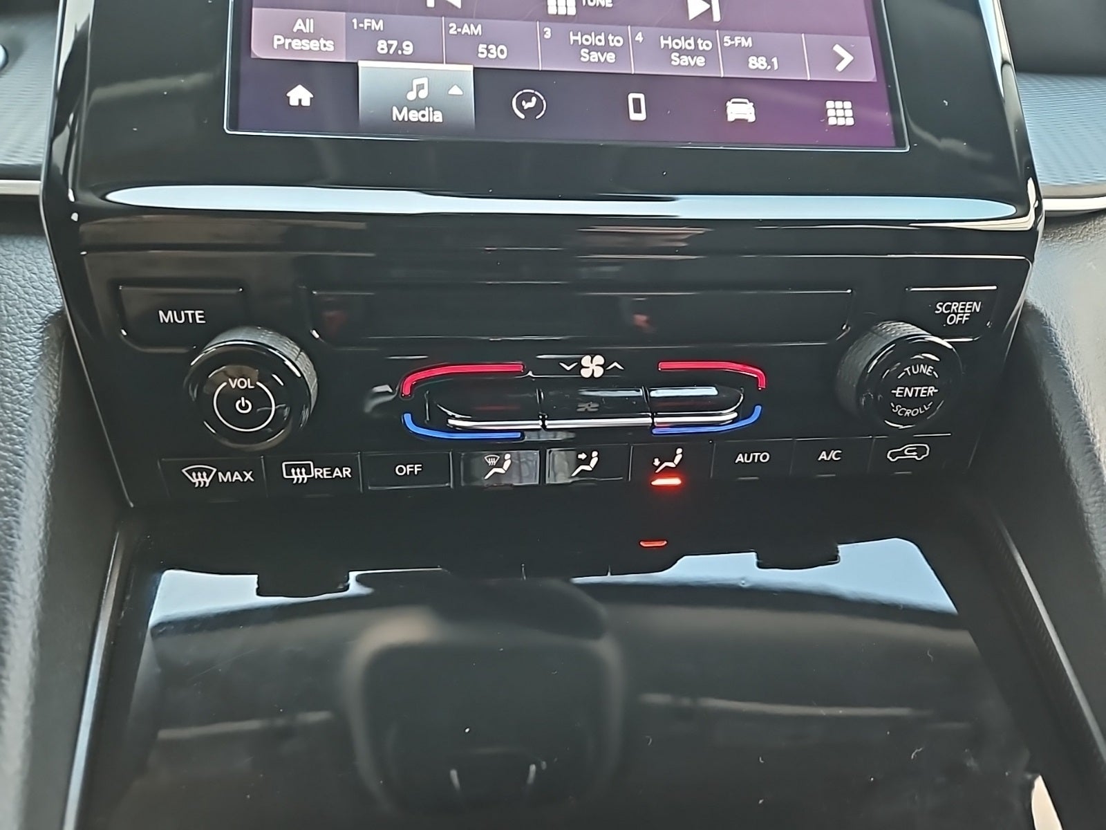 2024 Jeep Grand Cherokee Laredo 4x4