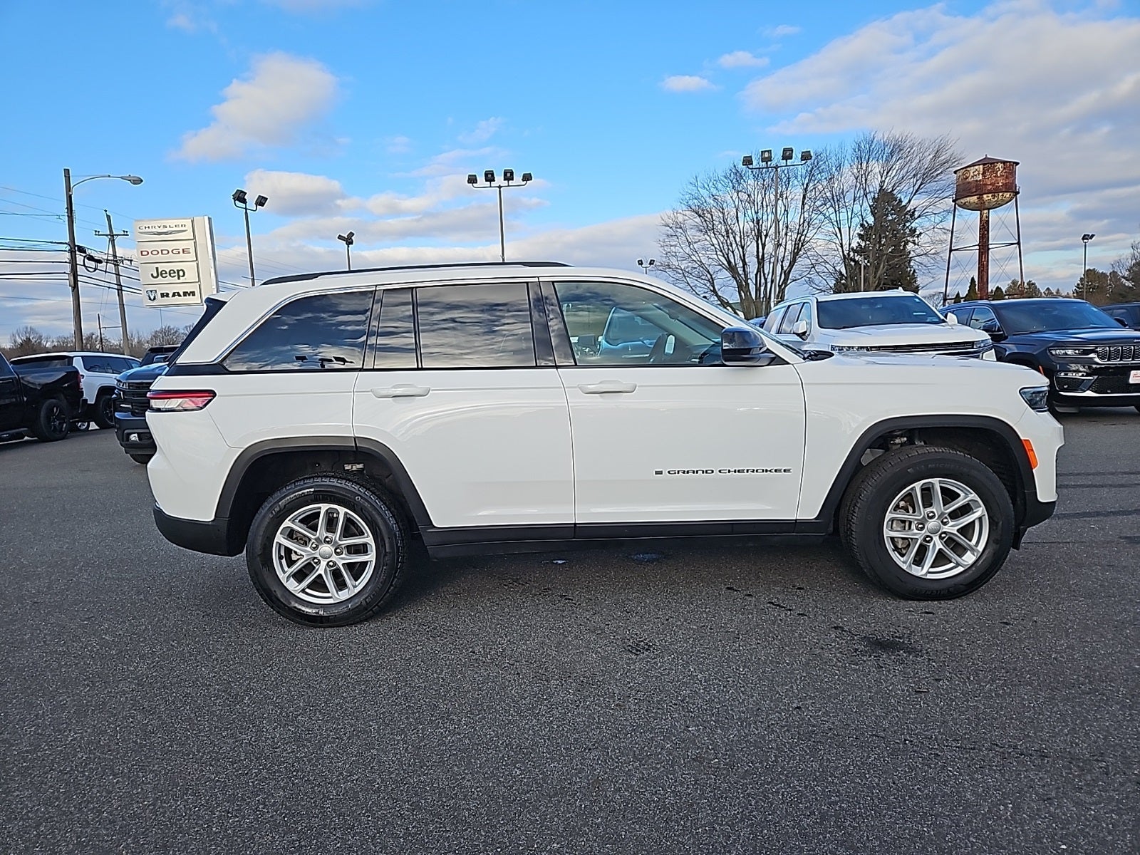 2024 Jeep Grand Cherokee Laredo 4x4