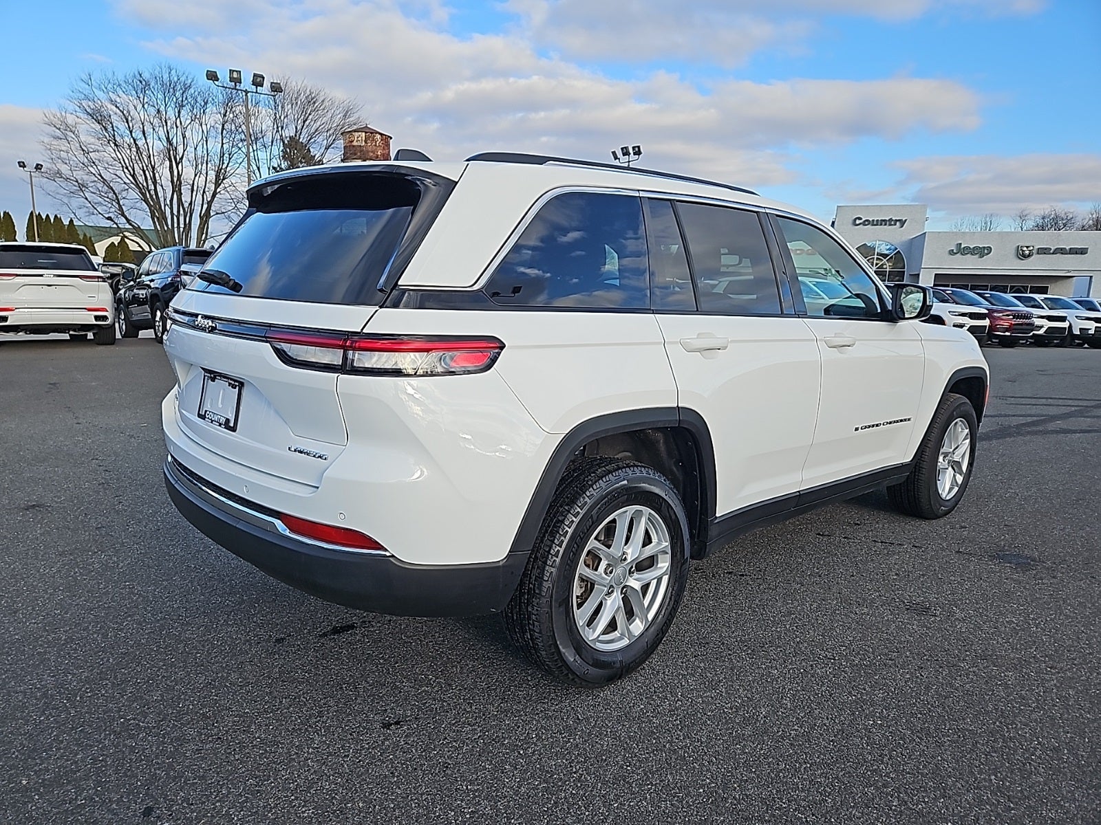 2024 Jeep Grand Cherokee Laredo 4x4