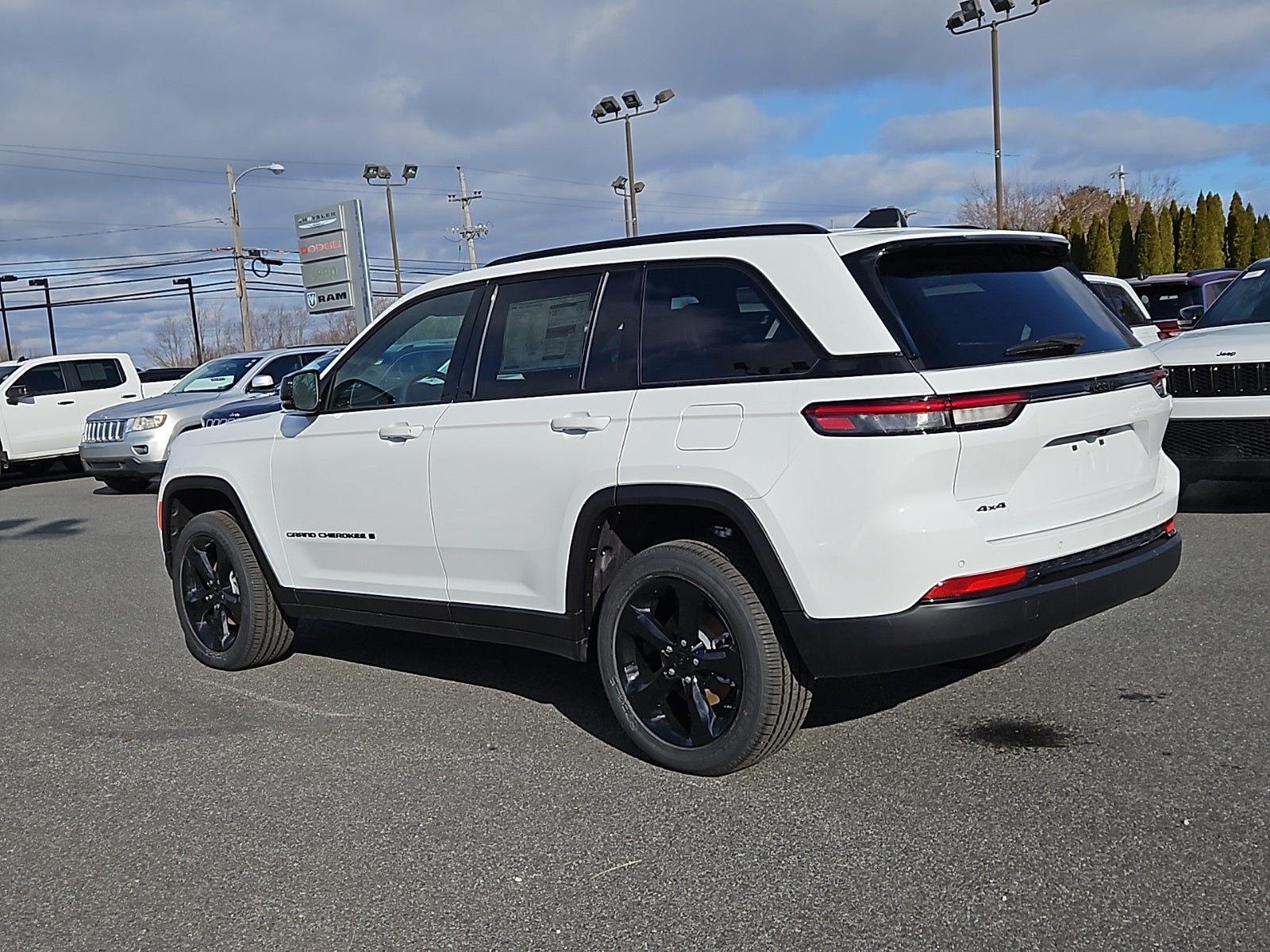 2025 Jeep Grand Cherokee GRAND CHEROKEE ALTITUDE X 4X4
