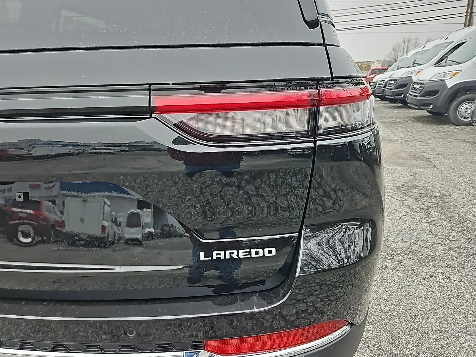 2025 Jeep Grand Cherokee GRAND CHEROKEE LAREDO X 4X4