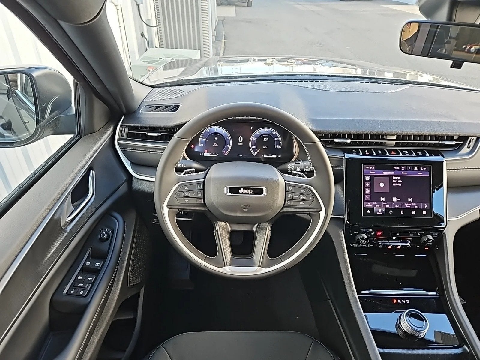 2025 Jeep Grand Cherokee GRAND CHEROKEE LAREDO X 4X4