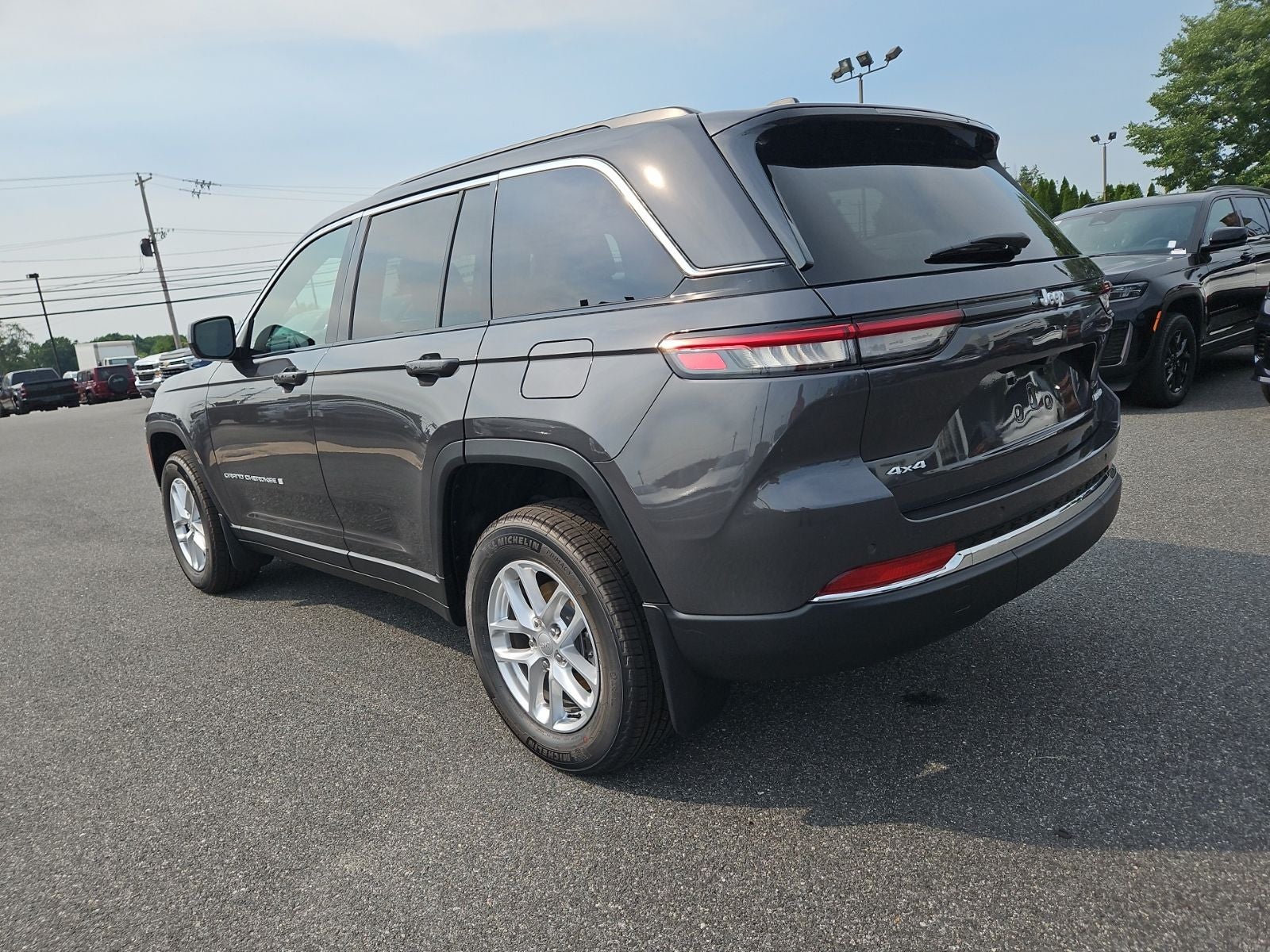 2026 Jeep Grand Cherokee GRAND CHEROKEE LAREDO X 4X4