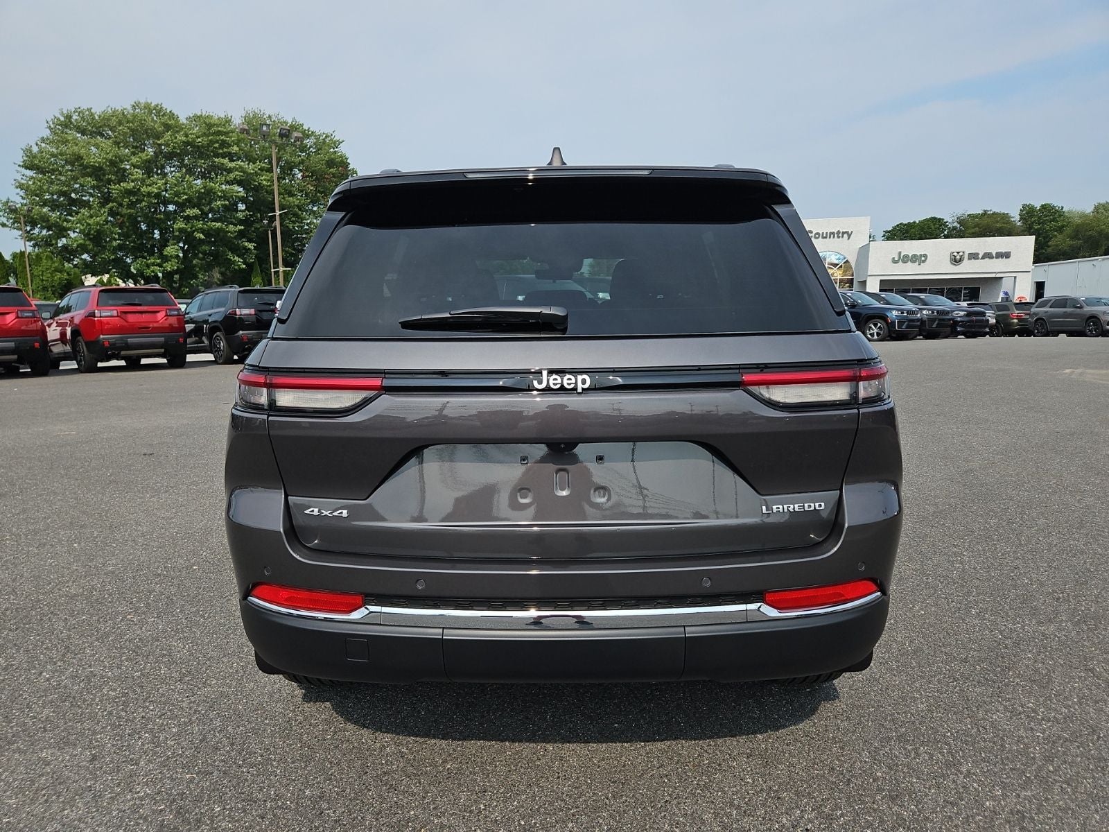 2026 Jeep Grand Cherokee GRAND CHEROKEE LAREDO X 4X4