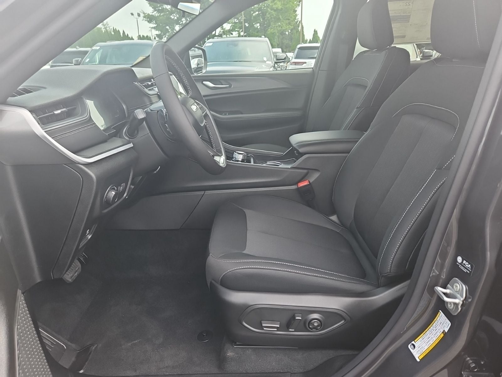 2026 Jeep Grand Cherokee GRAND CHEROKEE LAREDO X 4X4
