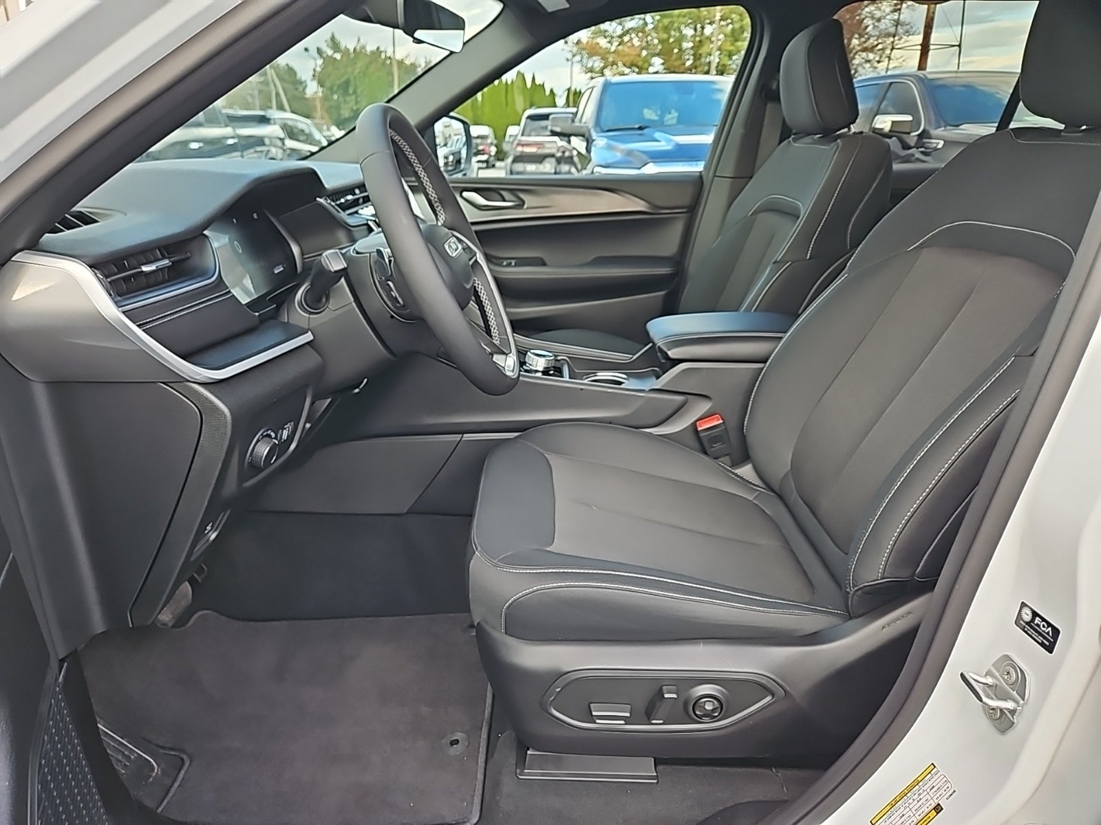 2025 Jeep Grand Cherokee Laredo X 4x4