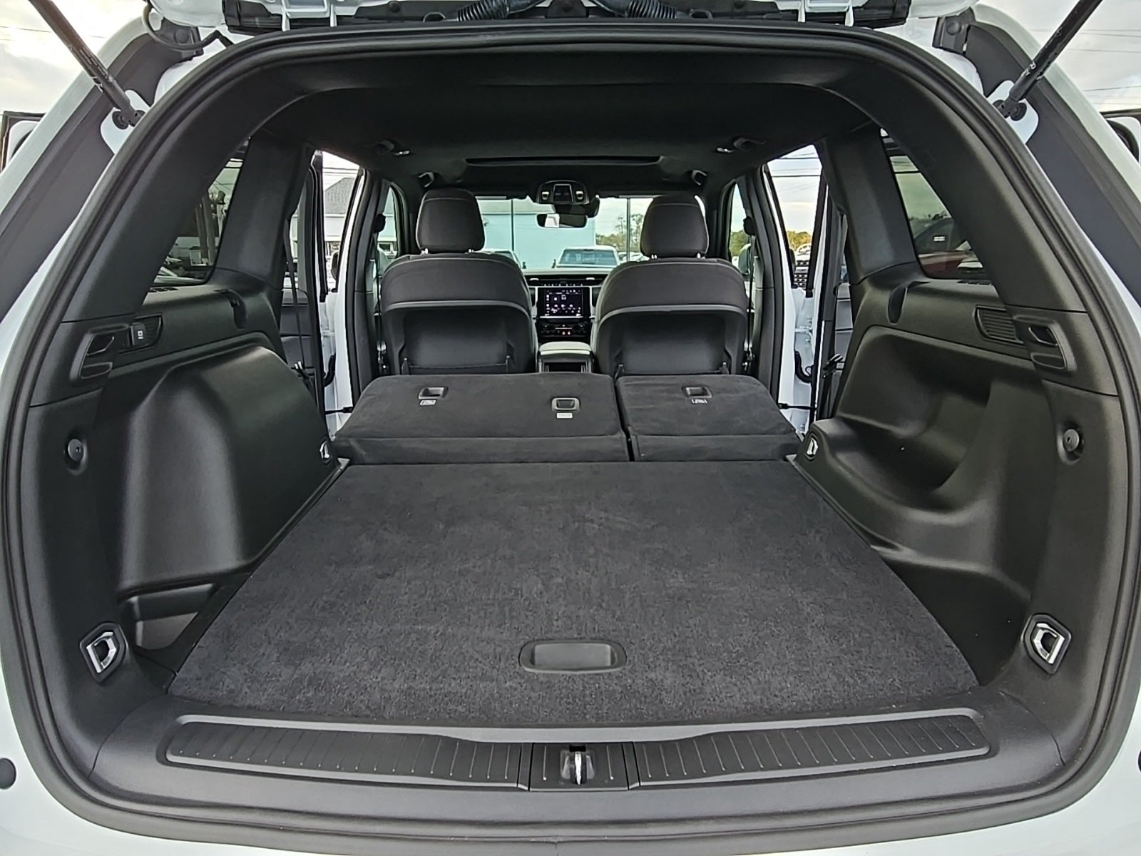 2025 Jeep Grand Cherokee Laredo X 4x4