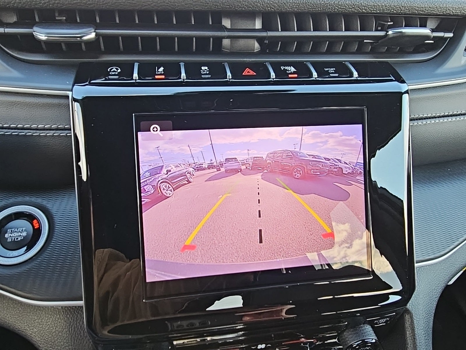 2025 Jeep Grand Cherokee GRAND CHEROKEE LAREDO X 4X4