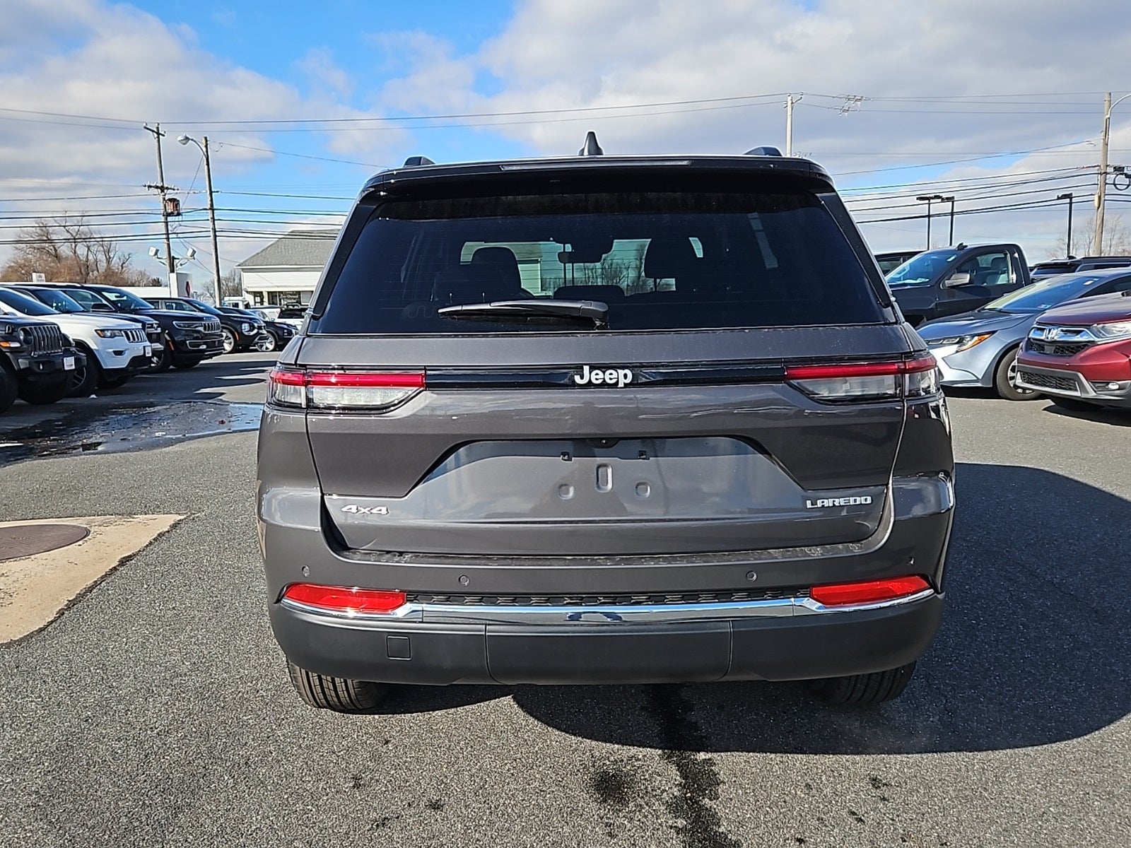 2025 Jeep Grand Cherokee GRAND CHEROKEE LAREDO X 4X4