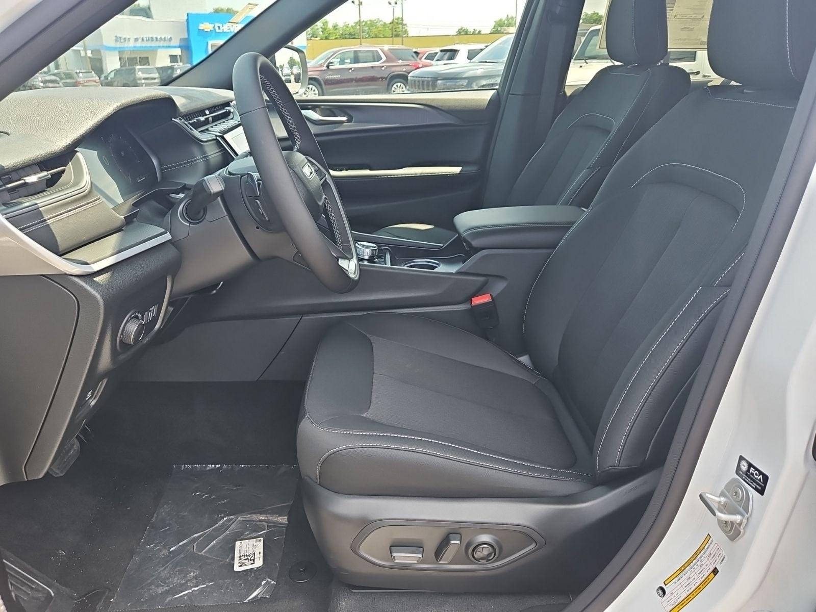 2026 Jeep Grand Cherokee GRAND CHEROKEE LAREDO X 4X4