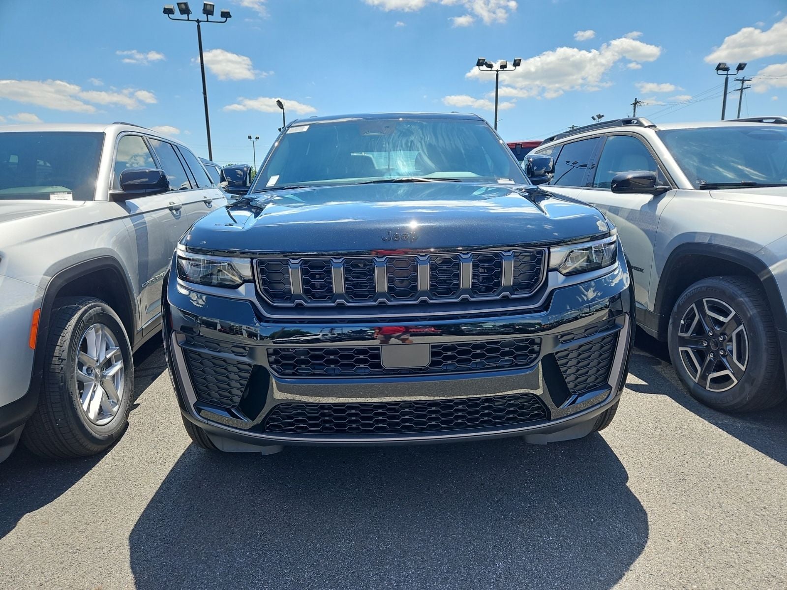 2026 Jeep Grand Cherokee GRAND CHEROKEE LAREDO ALTITUDE 4X4