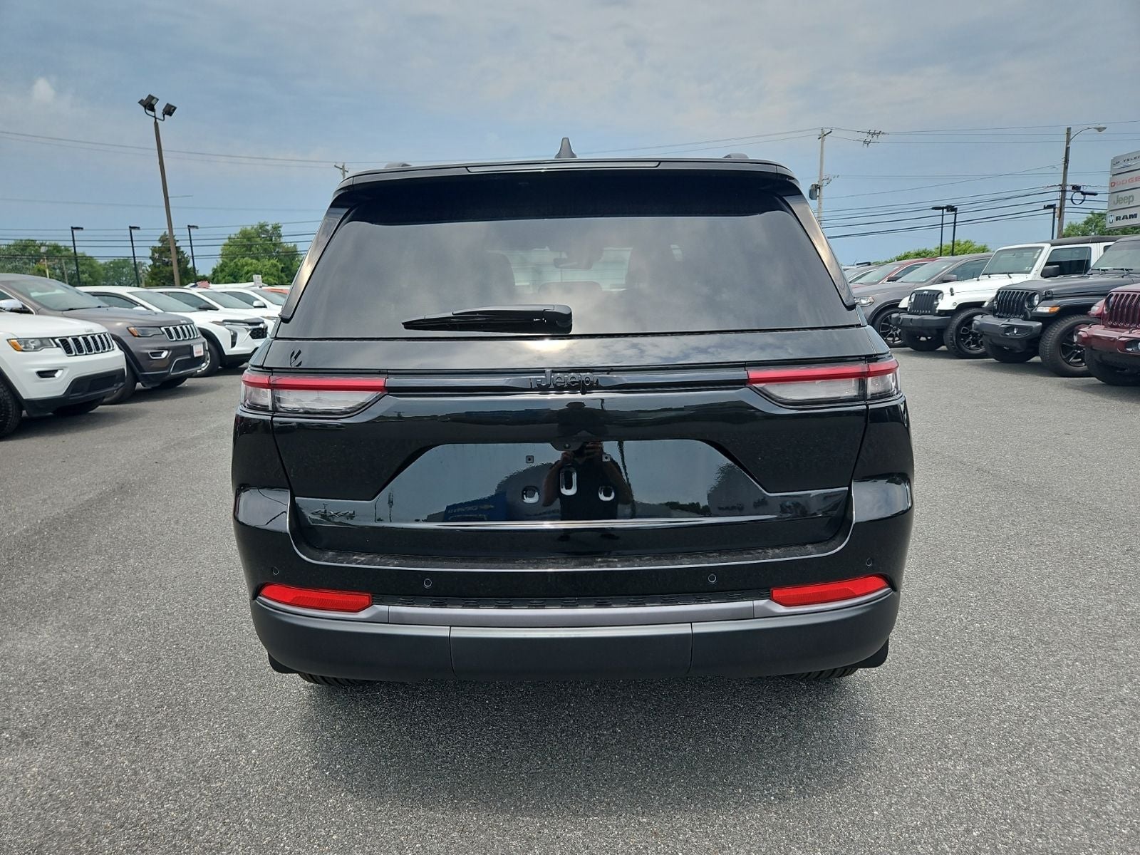 2026 Jeep Grand Cherokee GRAND CHEROKEE LAREDO ALTITUDE 4X4