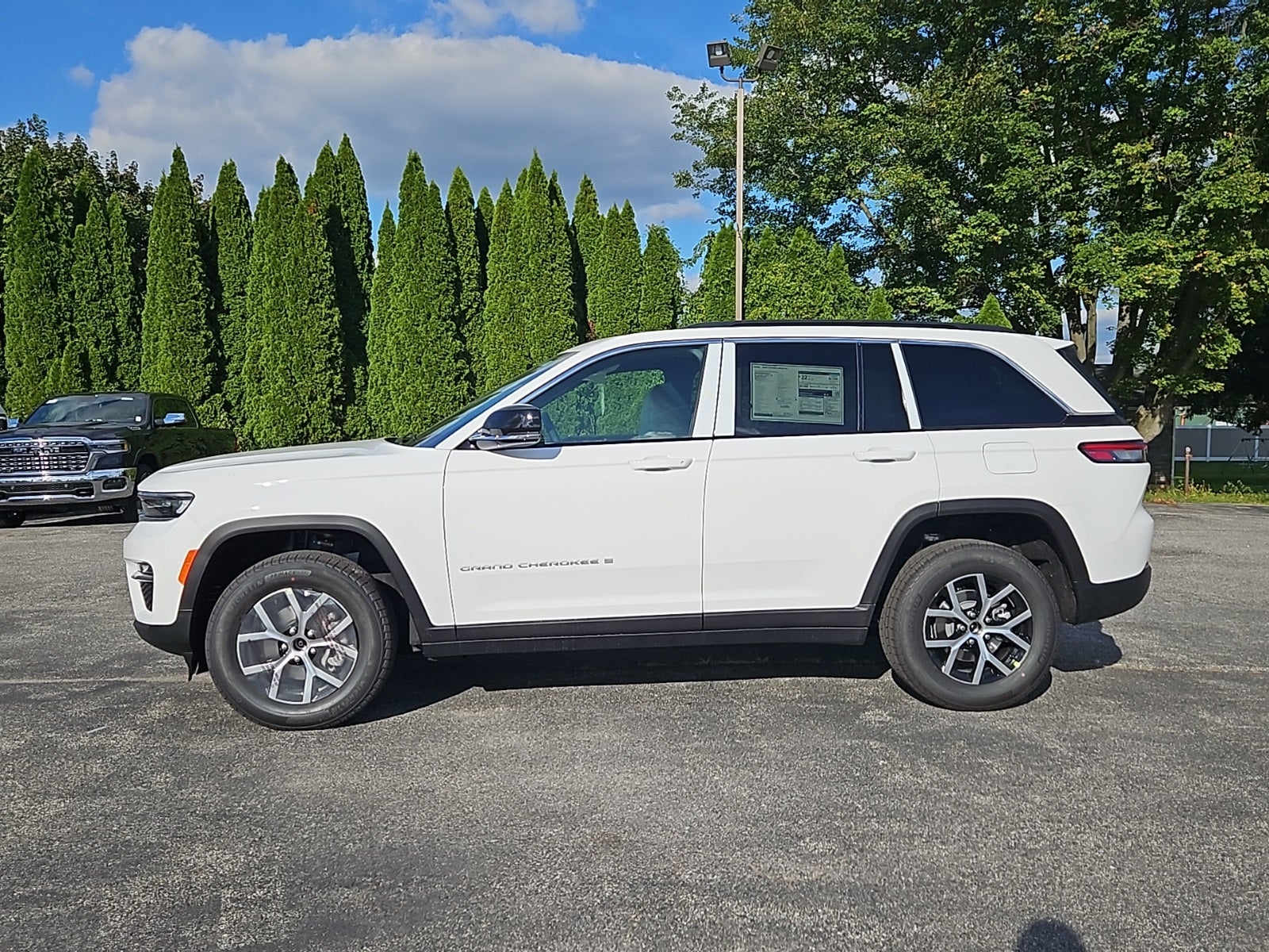 2025 Jeep Grand Cherokee GRAND CHEROKEE LIMITED 4X4