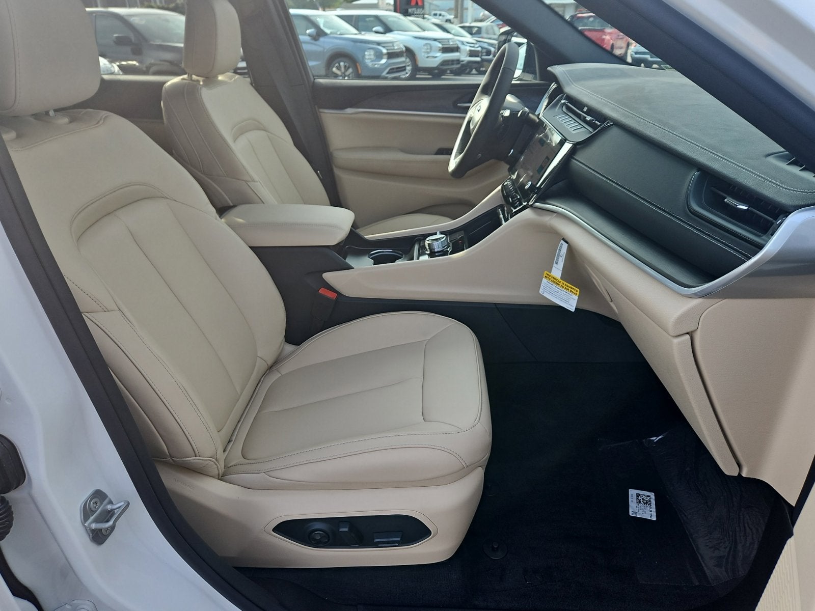 2027 Jeep Grand Cherokee GRAND CHEROKEE LIMITED 4X4