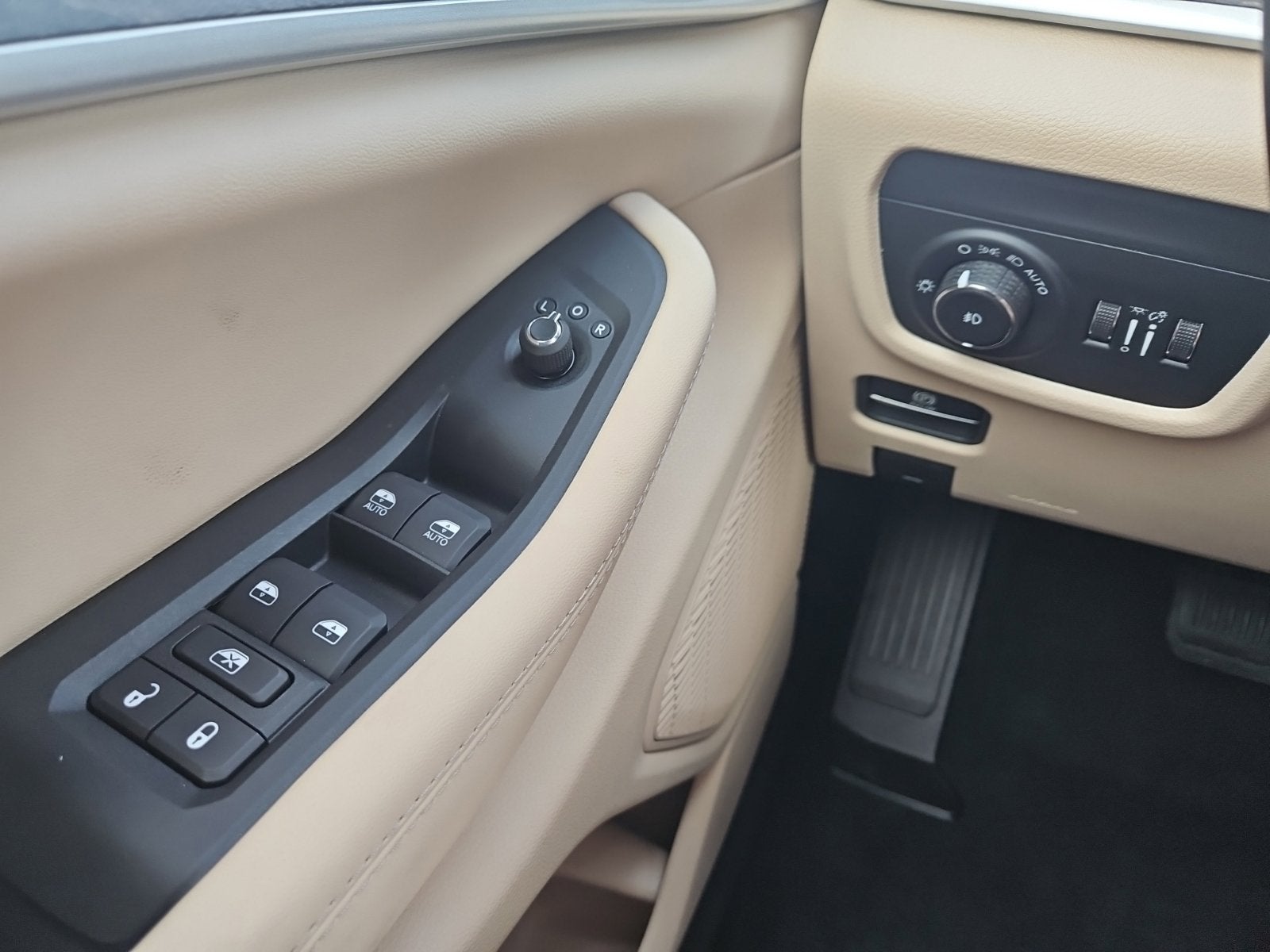 2027 Jeep Grand Cherokee GRAND CHEROKEE LIMITED 4X4