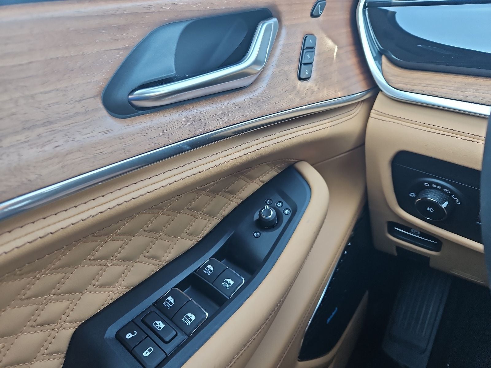 2026 Jeep Grand Cherokee GRAND CHEROKEE SUMMIT 4X4