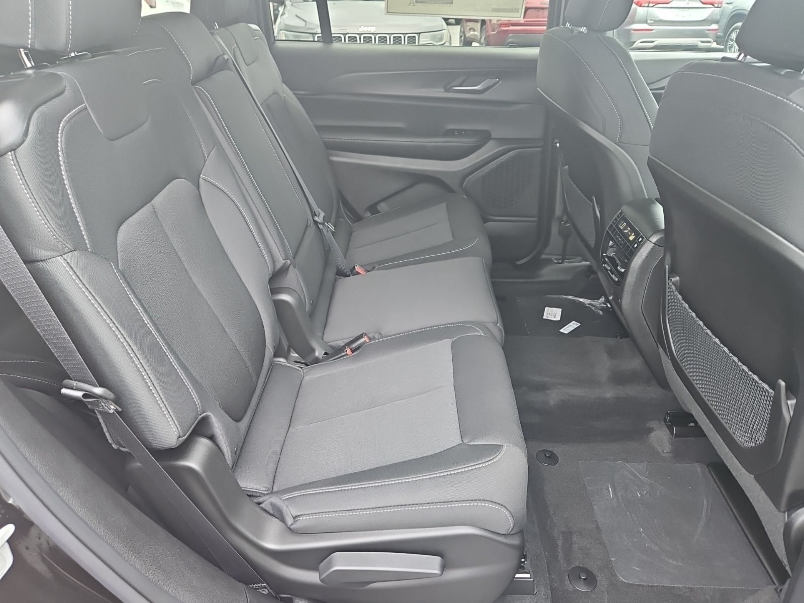 2026 Jeep Grand Cherokee GRAND CHEROKEE L LAREDO 4X4