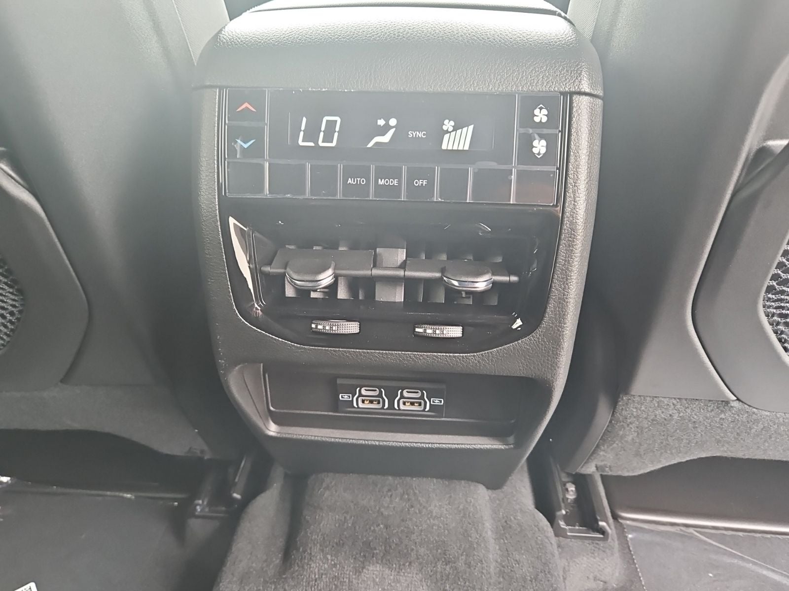 2026 Jeep Grand Cherokee GRAND CHEROKEE L LAREDO 4X4