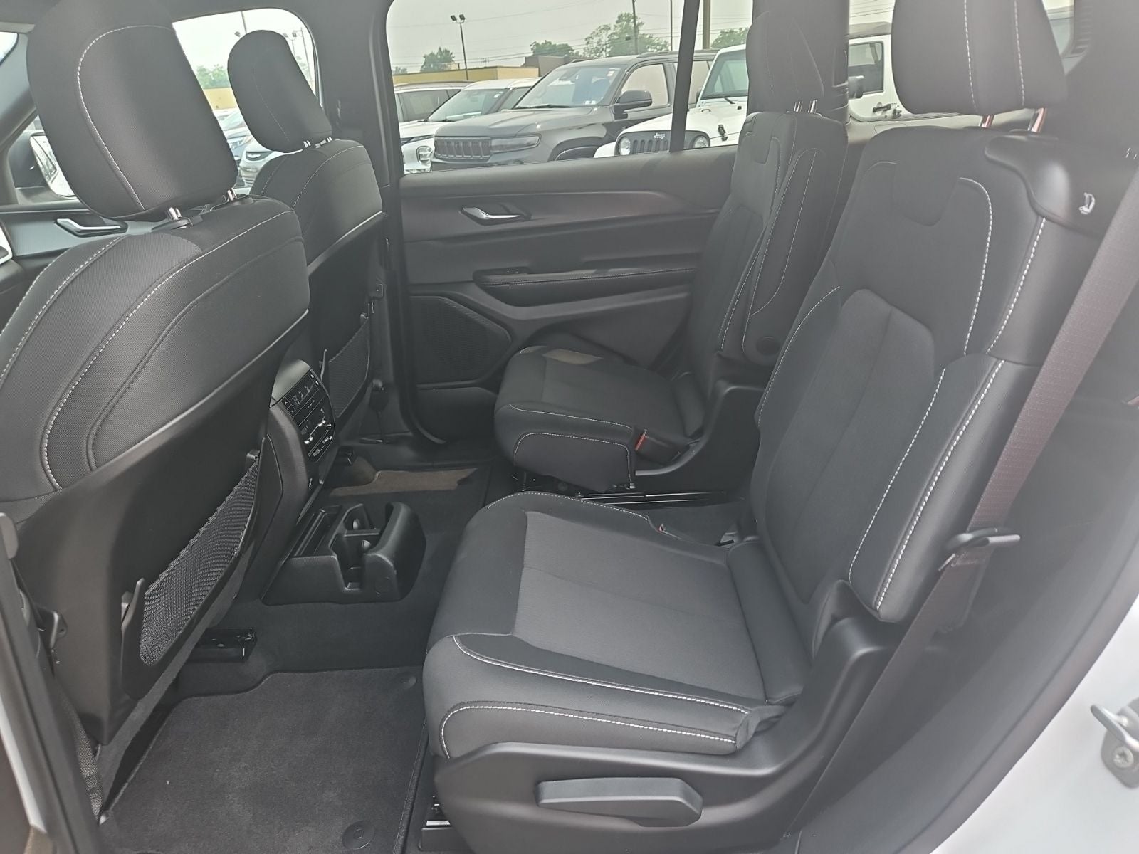 2025 Jeep Grand Cherokee L Laredo X 4x4