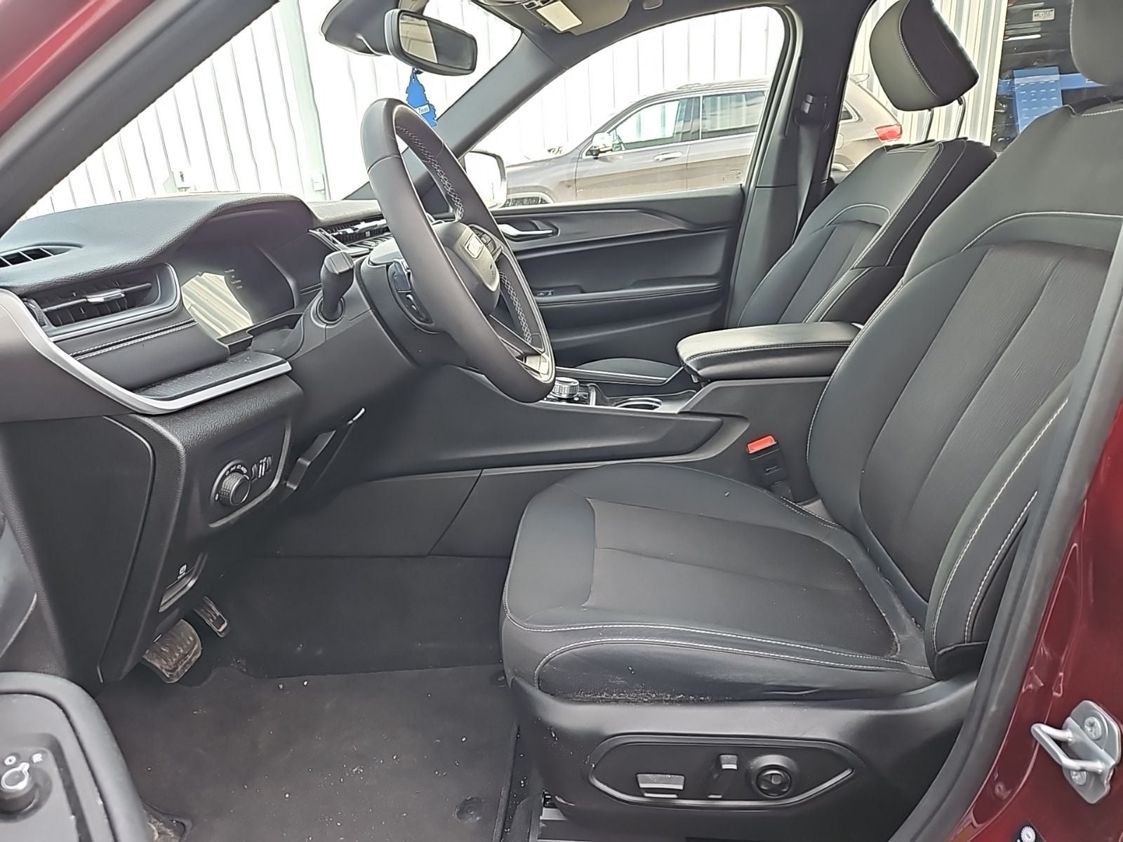 2024 Jeep Grand Cherokee L Laredo X 4x4