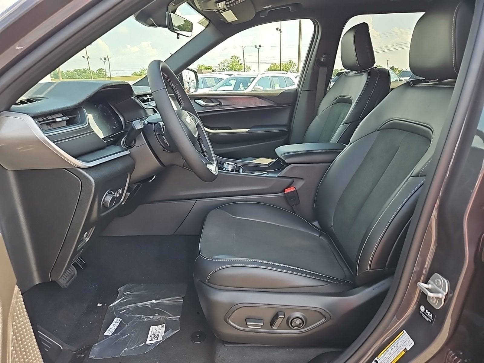 2025 Jeep Grand Cherokee GRAND CHEROKEE L ALTITUDE X 4X4