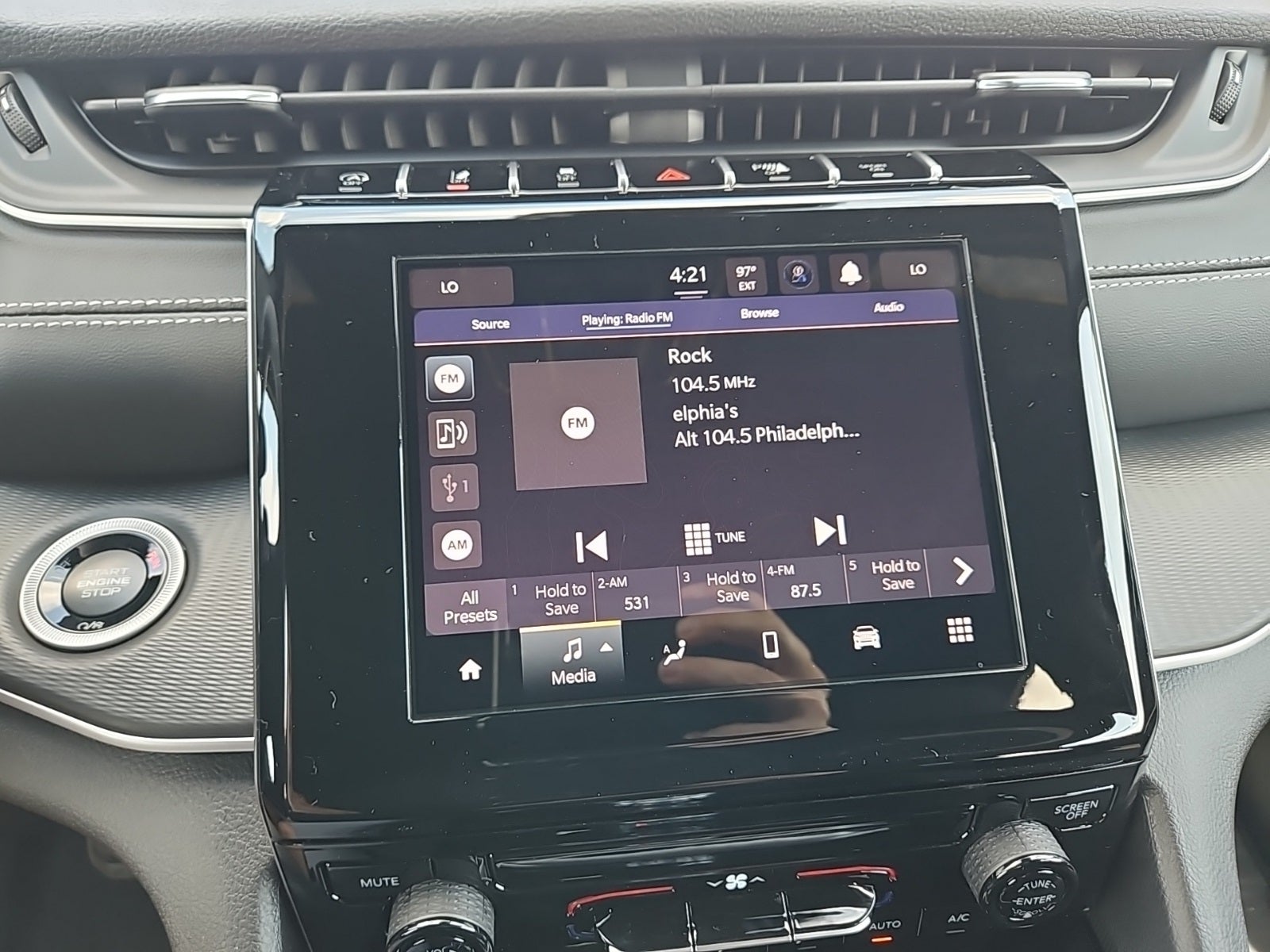 2025 Jeep Grand Cherokee GRAND CHEROKEE L LAREDO X 4X4