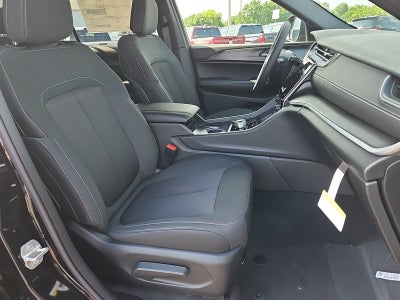 2025 Jeep Grand Cherokee GRAND CHEROKEE L LAREDO X 4X4