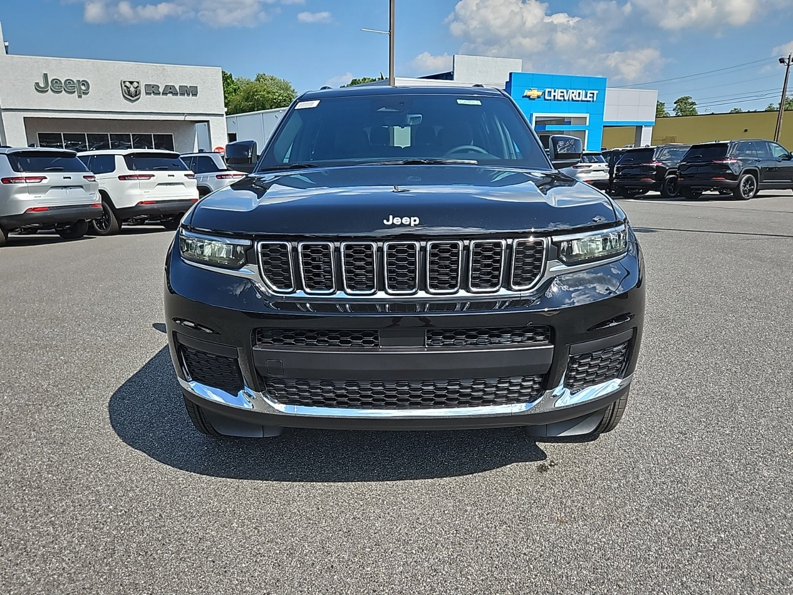 2025 Jeep Grand Cherokee GRAND CHEROKEE L LAREDO X 4X4