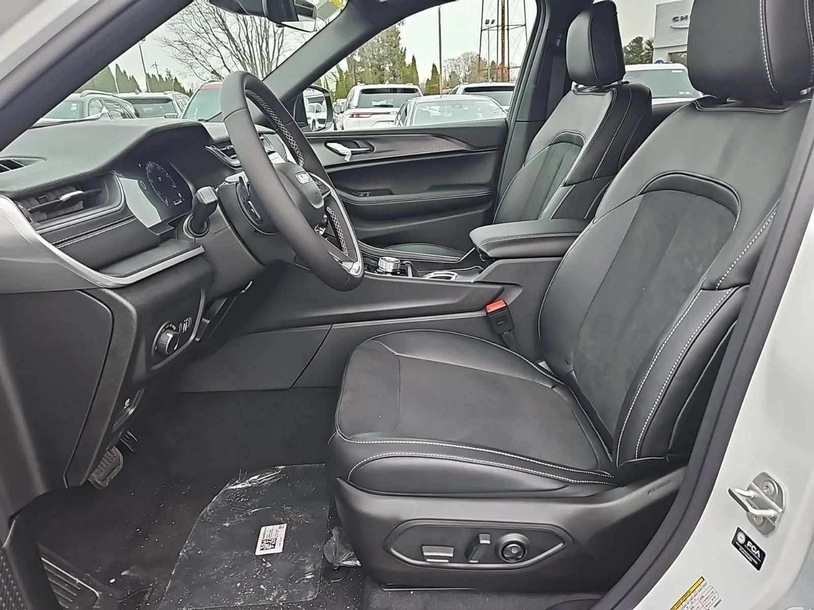 2025 Jeep Grand Cherokee GRAND CHEROKEE L ALTITUDE X 4X4