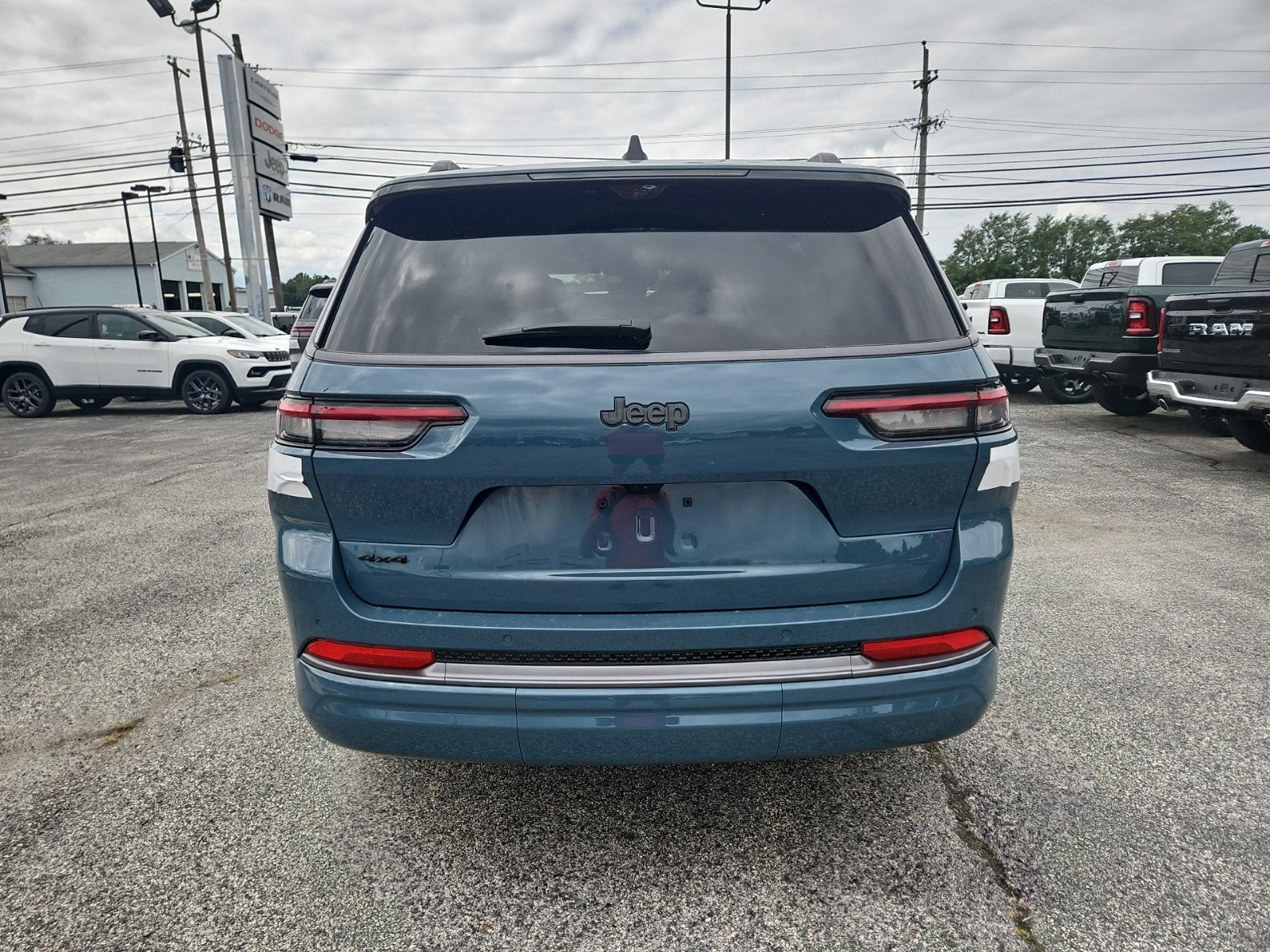 2027 Jeep Grand Cherokee GRAND CHEROKEE L LIMITED RESERVE 4X4
