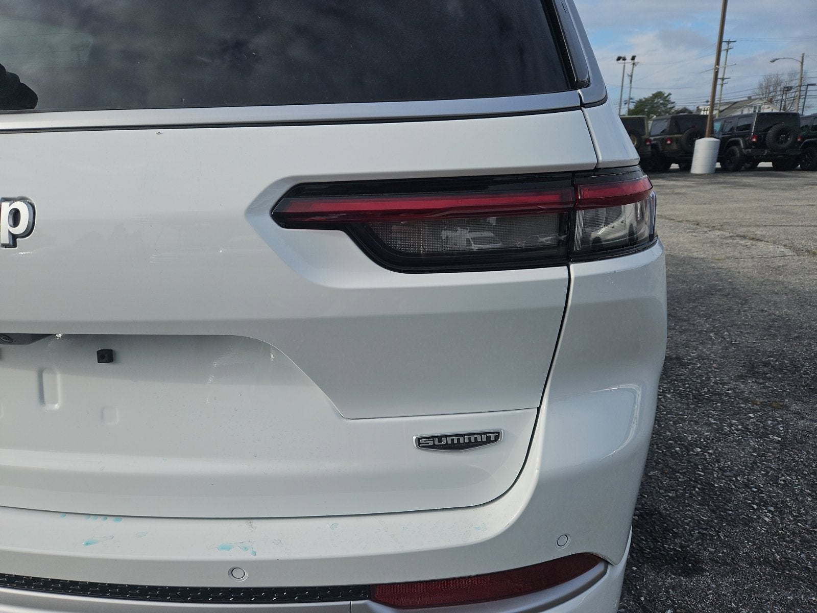 2027 Jeep Grand Cherokee Summit