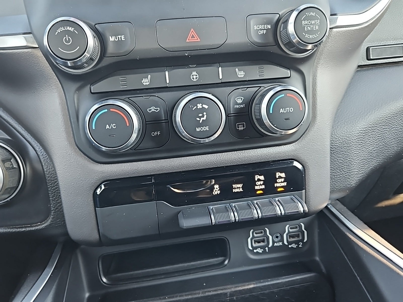 2022 RAM 1500 Big Horn Crew Cab 4x2 5'7' Box