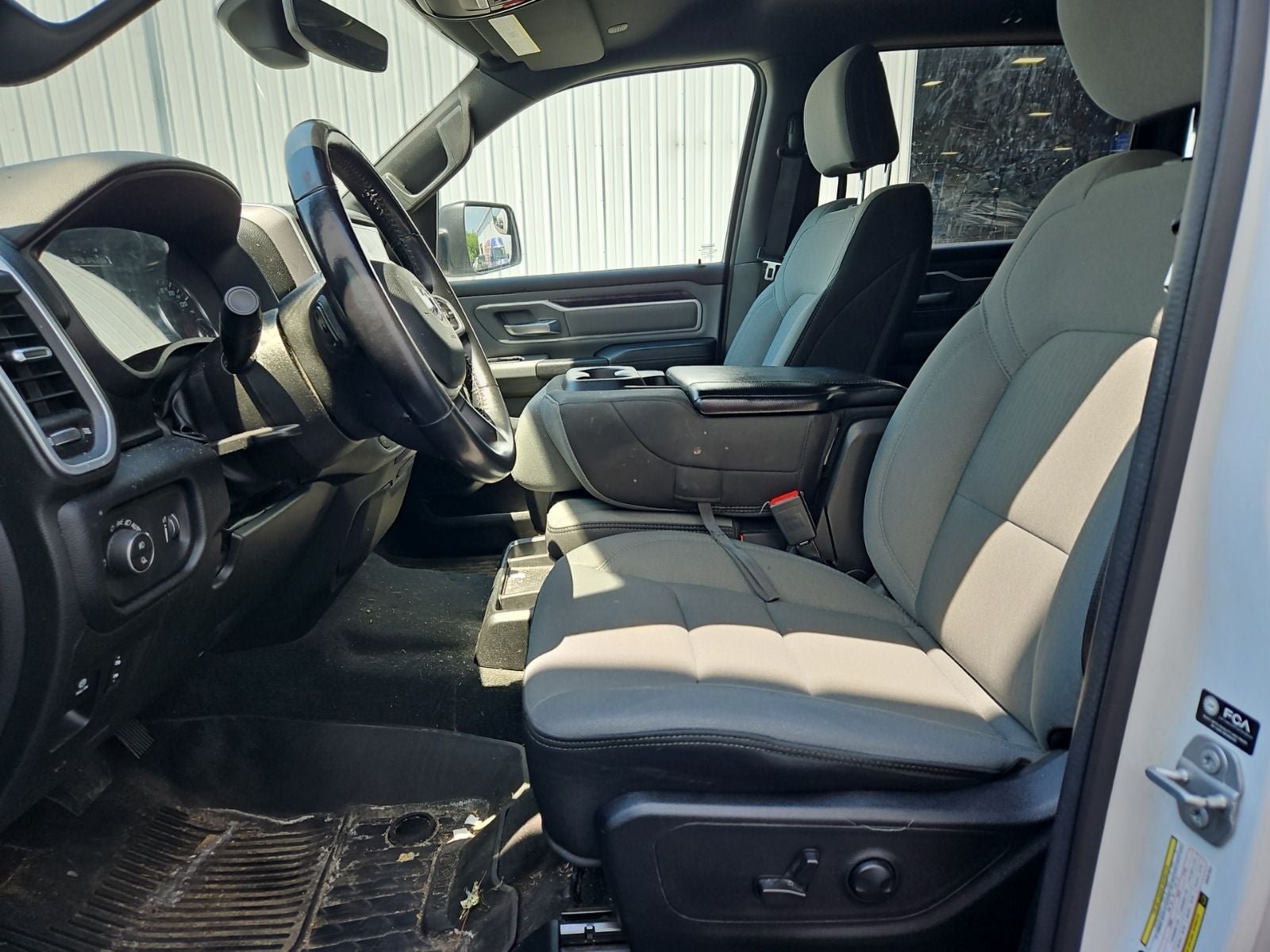 2022 RAM 1500 Big Horn Crew Cab 4x4 5'7' Box