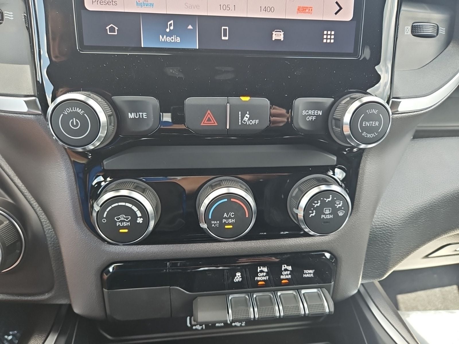 2026 RAM 1500 RAM 1500 EXPRESS CREW CAB 4X4 5'7' BOX