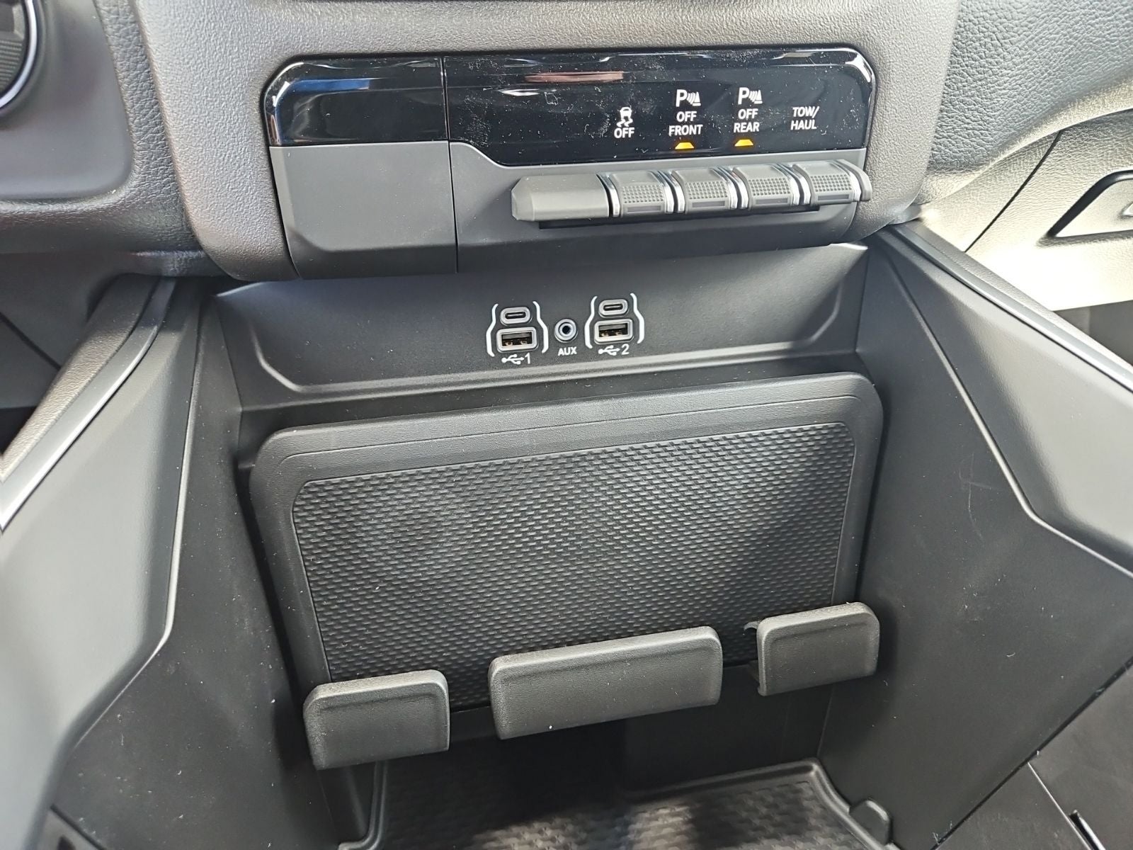 2026 RAM 1500 RAM 1500 EXPRESS CREW CAB 4X4 5'7' BOX