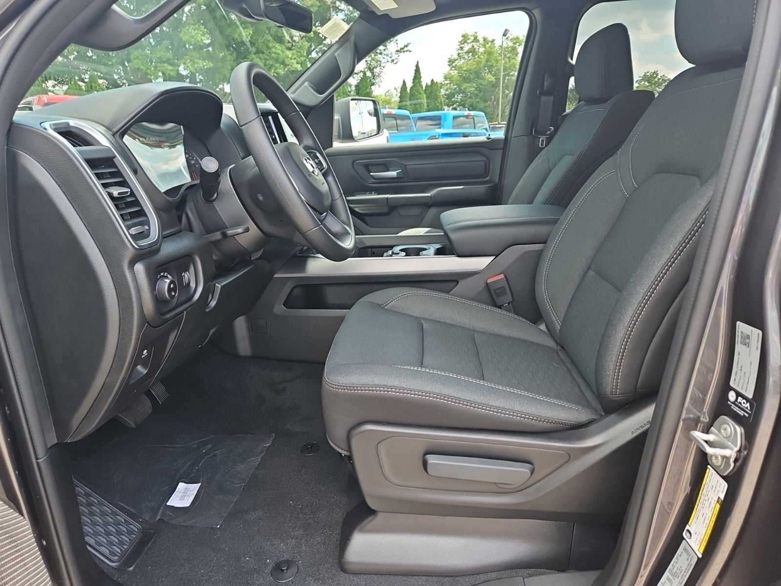 2026 RAM 1500 RAM 1500 EXPRESS CREW CAB 4X4 5'7' BOX