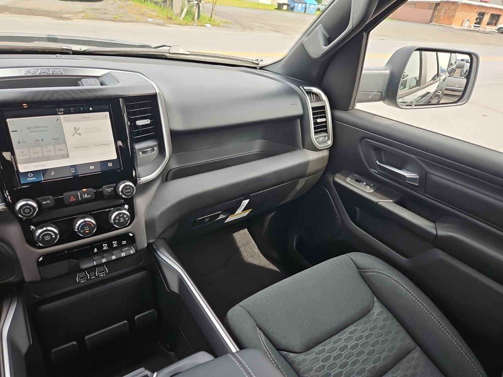 2026 RAM Ram 1500 RAM 1500 EXPRESS CREW CAB 4X4 5'7' BOX