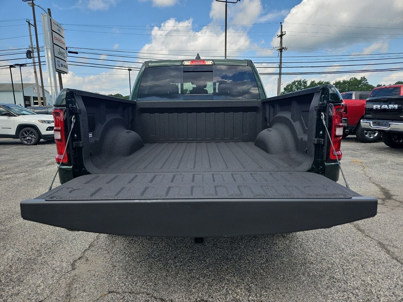 2026 RAM Ram 1500 RAM 1500 EXPRESS CREW CAB 4X4 5'7' BOX