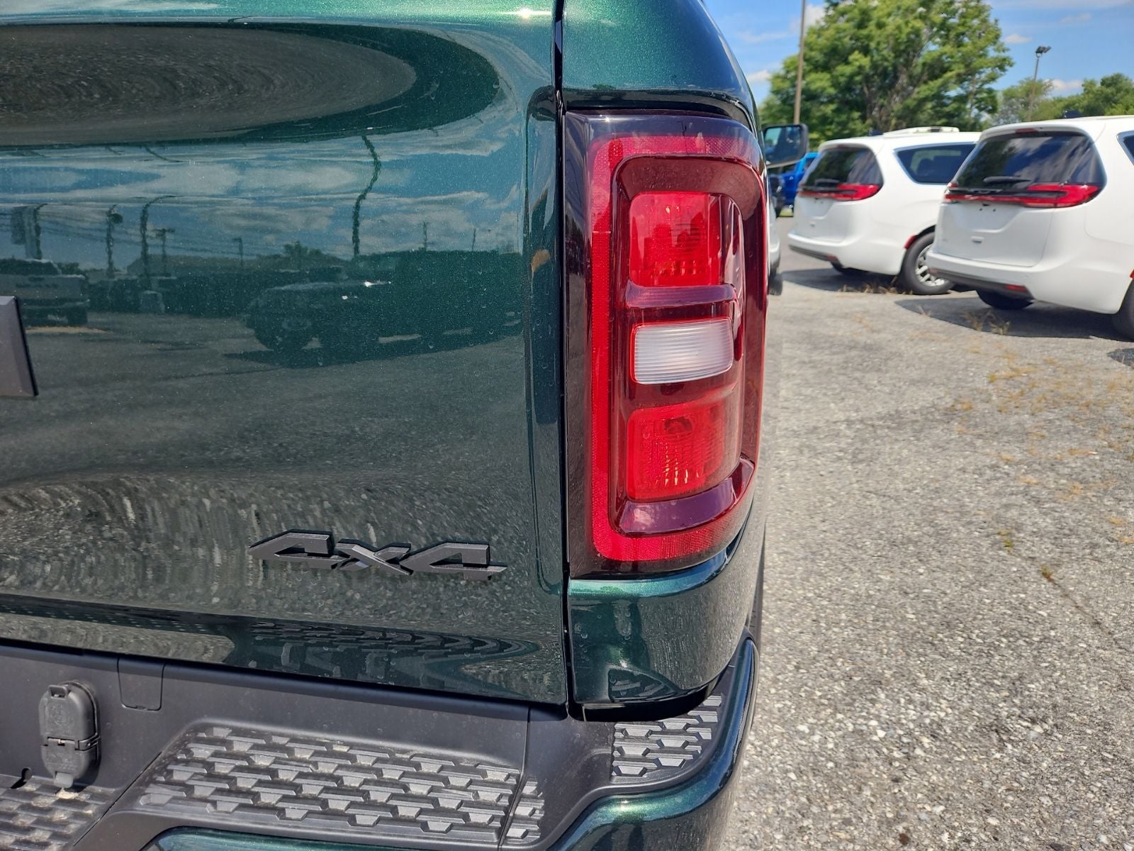 2026 RAM Ram 1500 RAM 1500 EXPRESS CREW CAB 4X4 5'7' BOX
