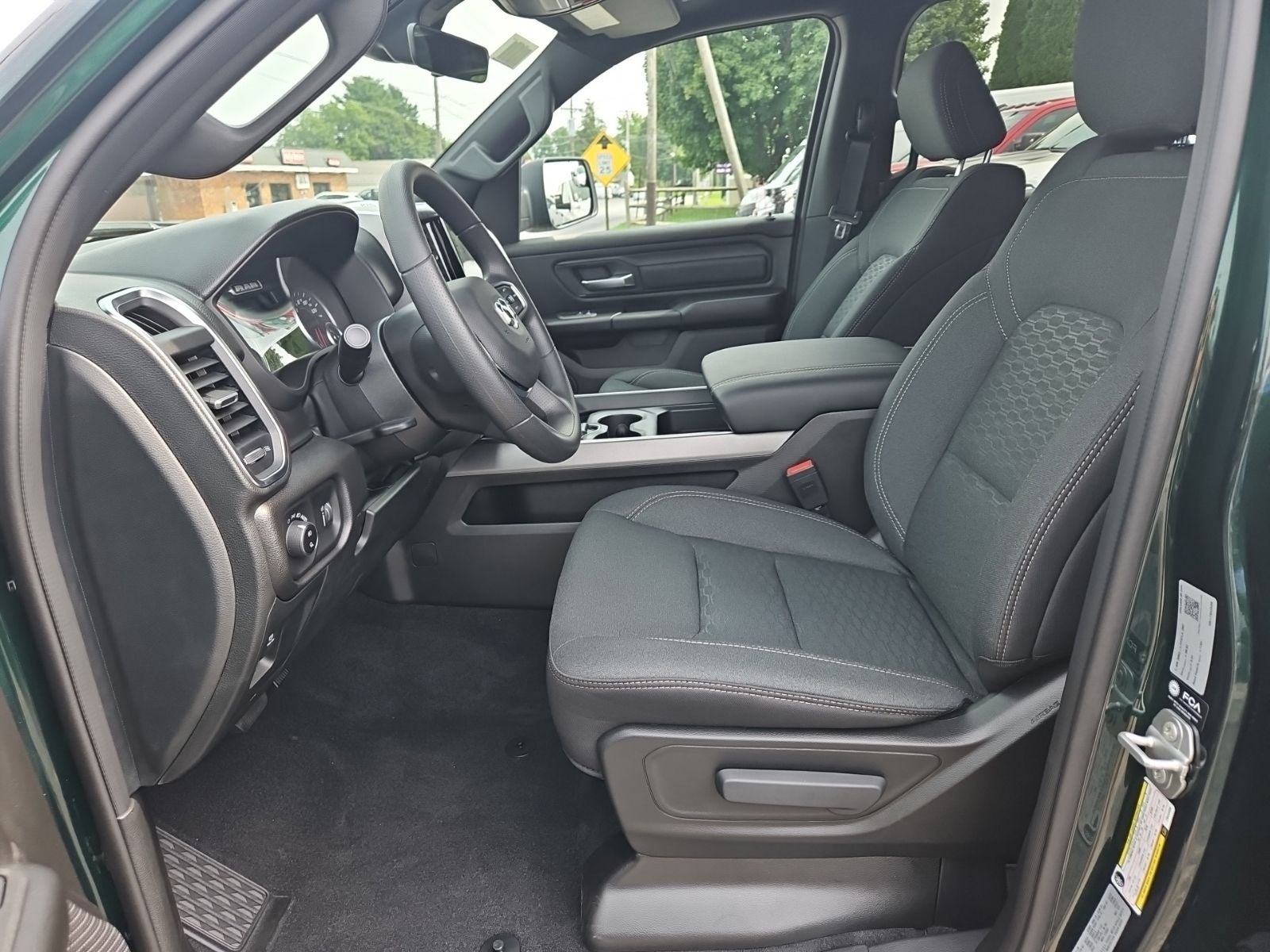 2026 RAM Ram 1500 RAM 1500 EXPRESS CREW CAB 4X4 5'7' BOX