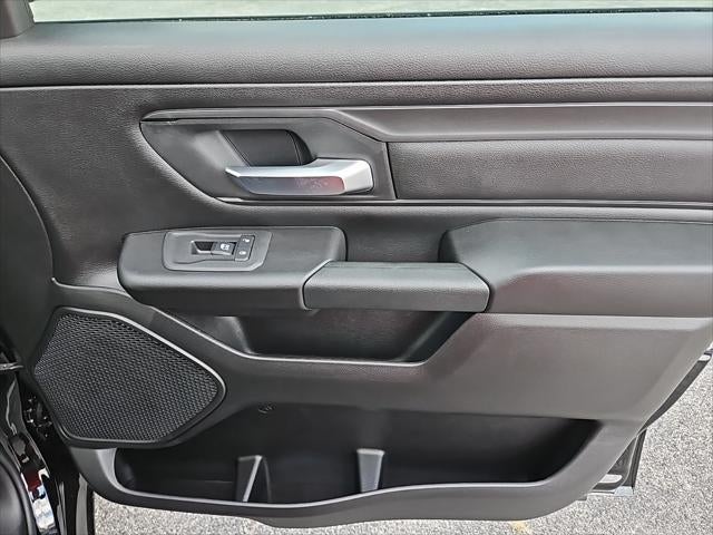 2025 RAM Ram 1500 RAM 1500 TRADESMAN CREW CAB 4X4 5'7' BOX