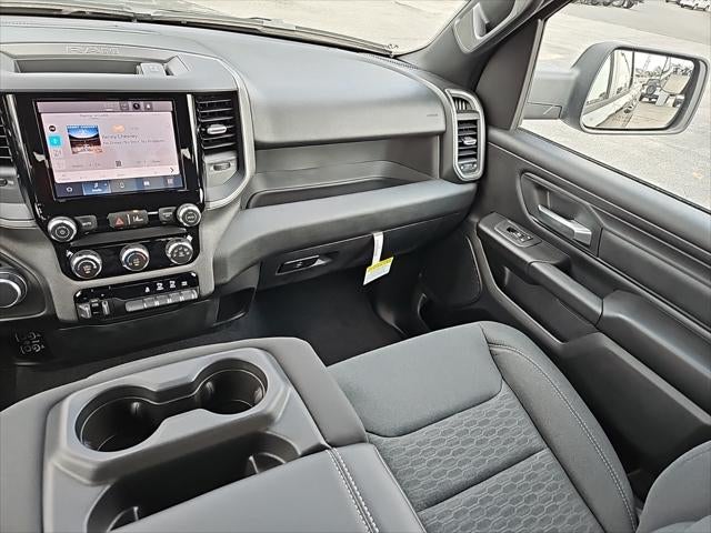 2025 RAM Ram 1500 RAM 1500 TRADESMAN CREW CAB 4X4 5'7' BOX