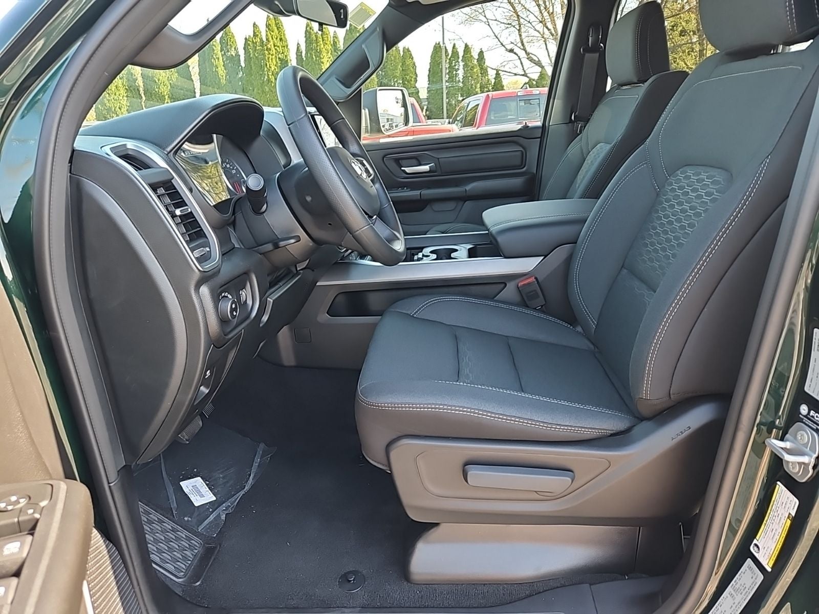 2026 RAM Ram 1500 RAM 1500 EXPRESS CREW CAB 4X4 5'7' BOX