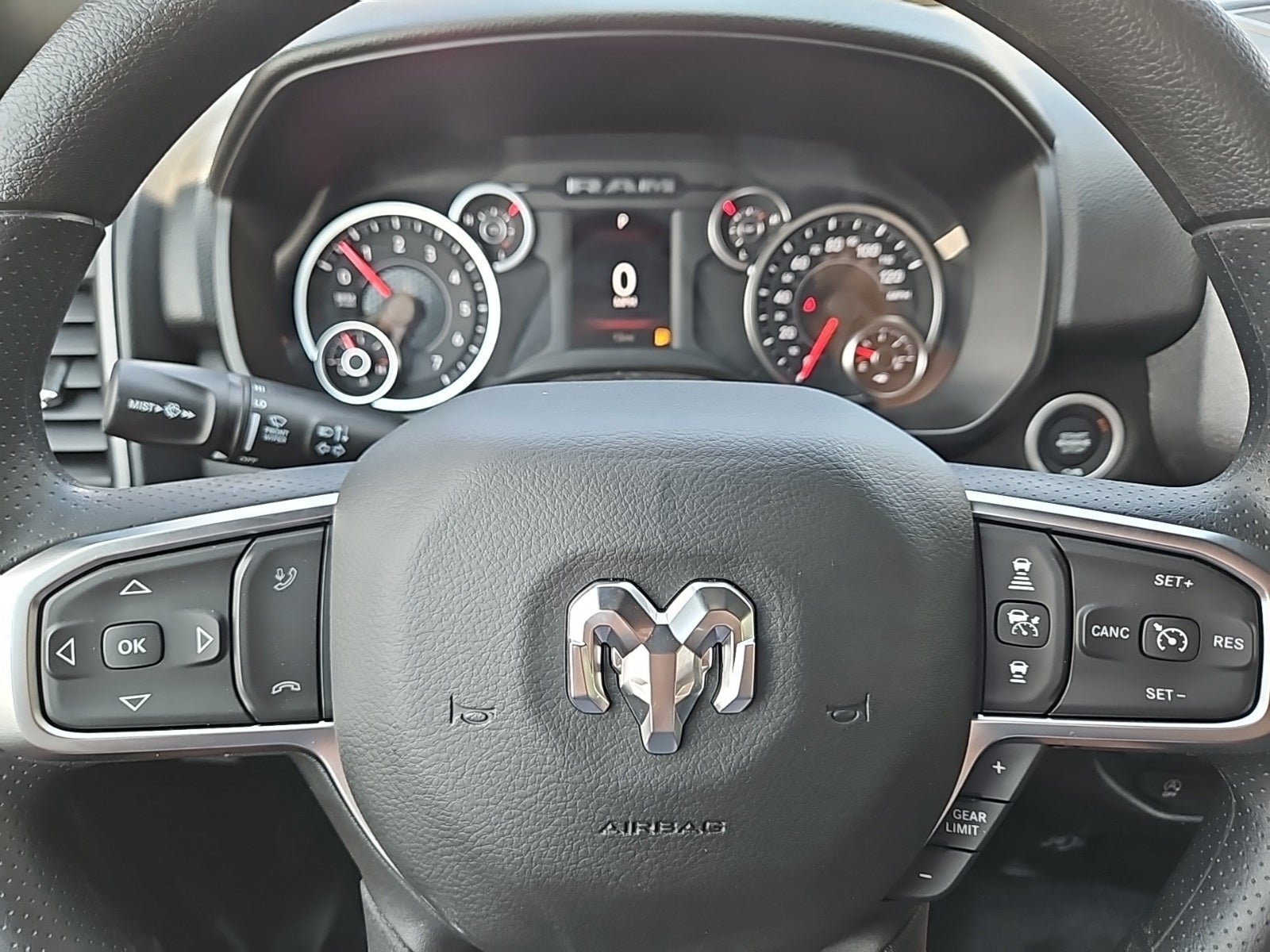 2025 RAM Ram 1500 RAM 1500 TRADESMAN CREW CAB 4X4 5'7' BOX