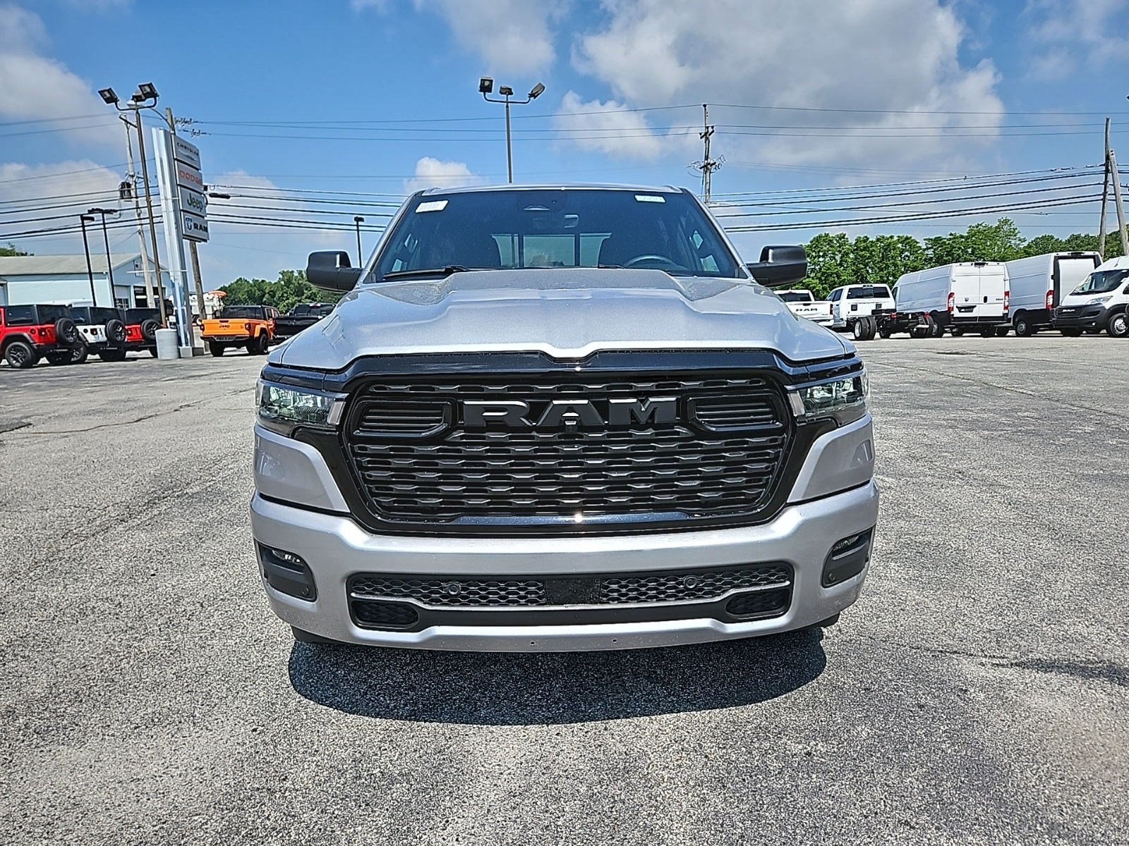 2025 RAM Ram 1500 RAM 1500 TRADESMAN CREW CAB 4X4 5'7' BOX