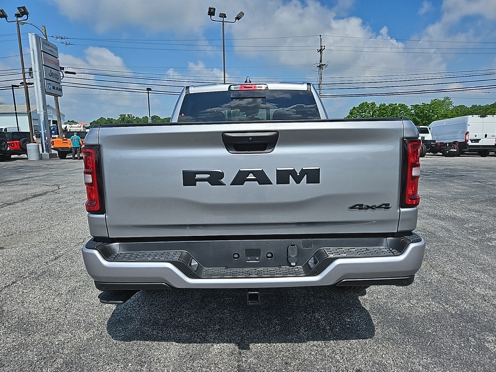 2025 RAM Ram 1500 RAM 1500 TRADESMAN CREW CAB 4X4 5'7' BOX