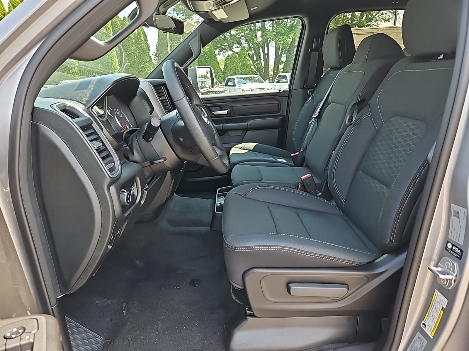 2025 RAM Ram 1500 RAM 1500 TRADESMAN CREW CAB 4X4 5'7' BOX