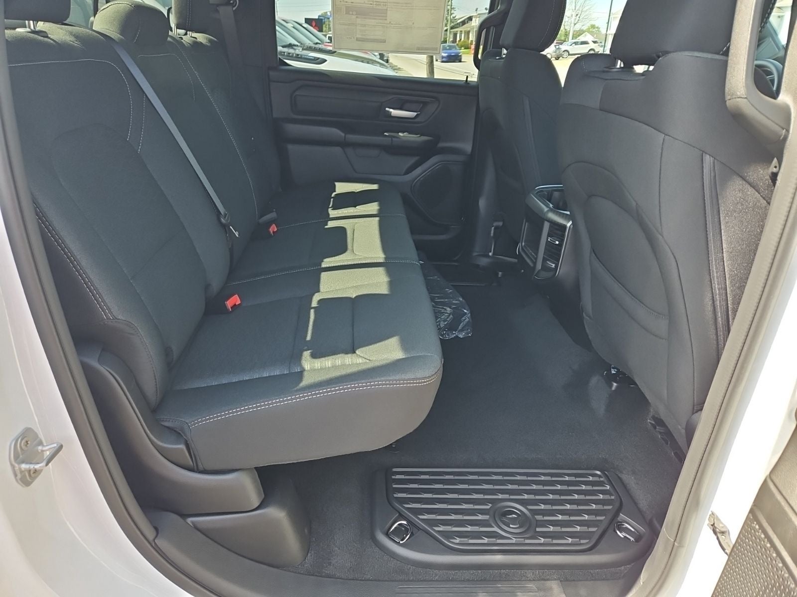 2026 RAM 1500 RAM 1500 EXPRESS CREW CAB 4X4 5'7' BOX